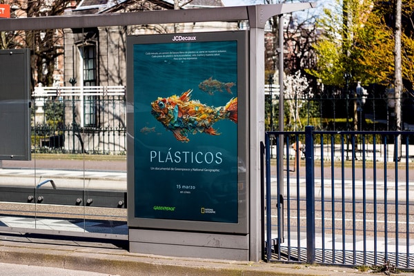 Mupi en parada de autobús
