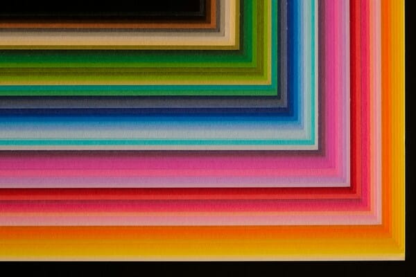 ¿Qué son los colores contraste?